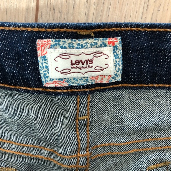 Women’s Levi’s Jeans Shorts size 8 - Picture 7 of 11